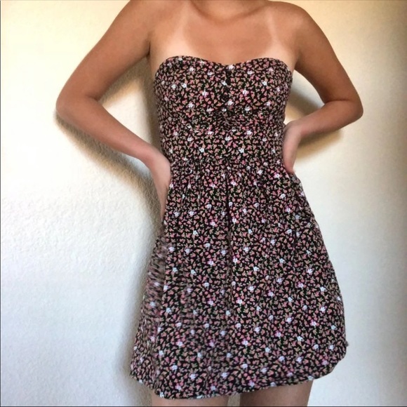 NWOT Black and Floral Strapless Dress S - Picture 2 of 16